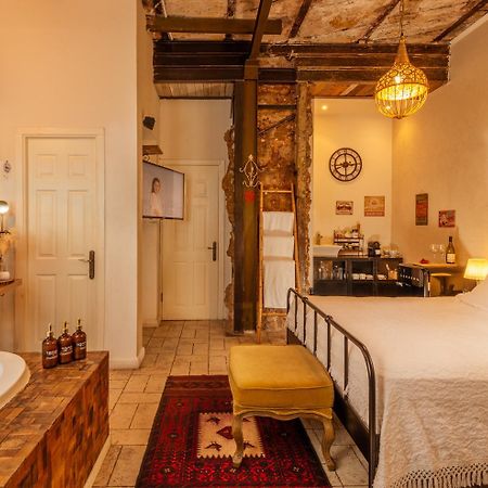 Trieste Neve Tzedek Boutique Suites Tel Aviv Buitenkant foto