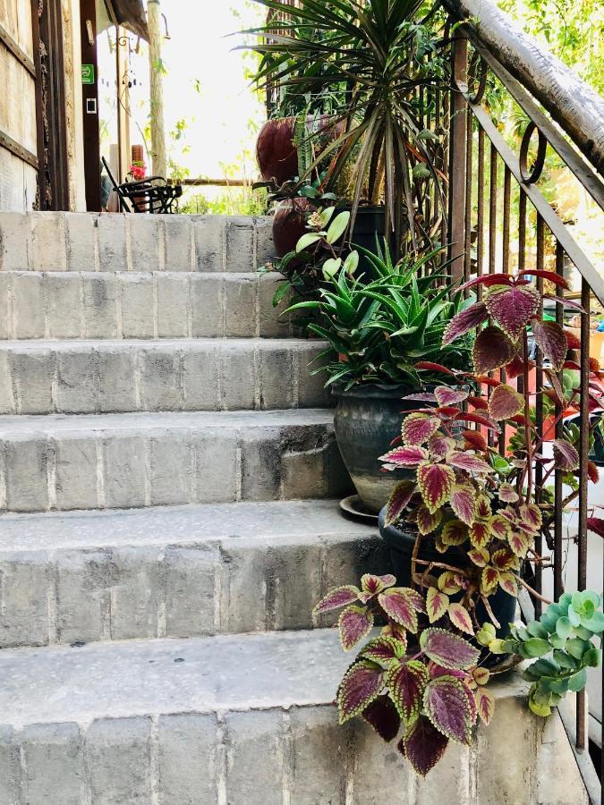 Trieste Neve Tzedek Boutique Suites Tel Aviv Buitenkant foto